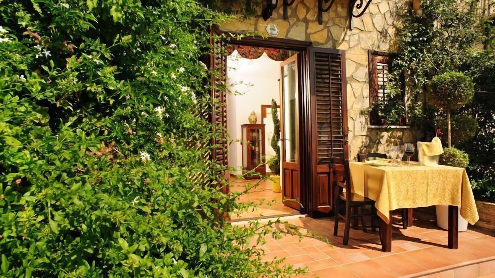 Villa Dafne Alia 0*,  Italia