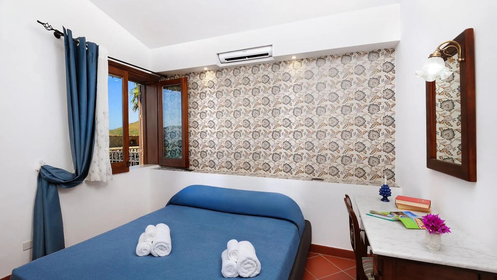 Villa Dafne Alia 0*,  Italia